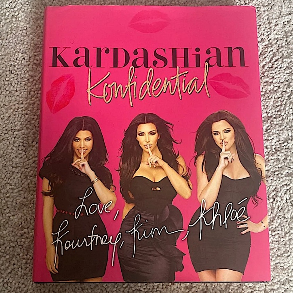 The Kardashian’s book💋♥️
